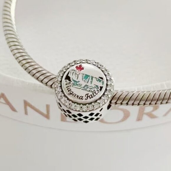 Pandora Canada Niagara Falls Charm Sterling Silver Charm - Picture 1 of 3